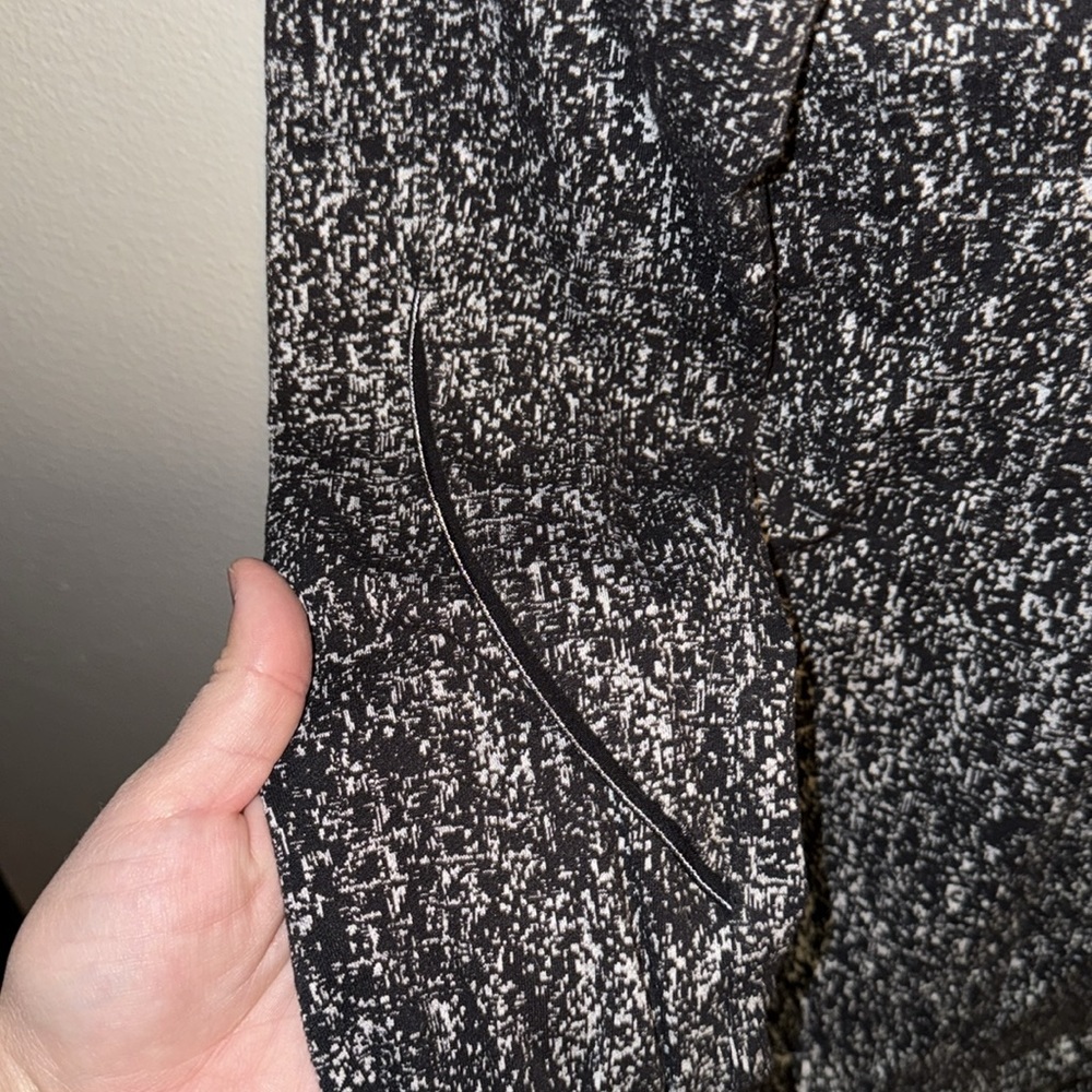 Lululemon Extra Mile Long Sleeve Size 4 - Picture 3 of 8